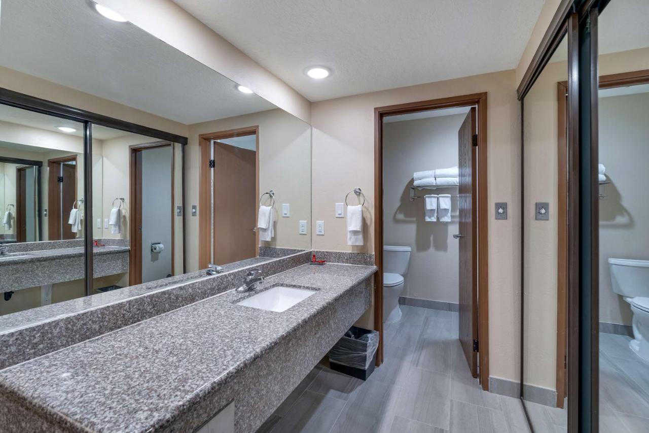 Surestay Plus Hotel By Best Western Price Luaran gambar